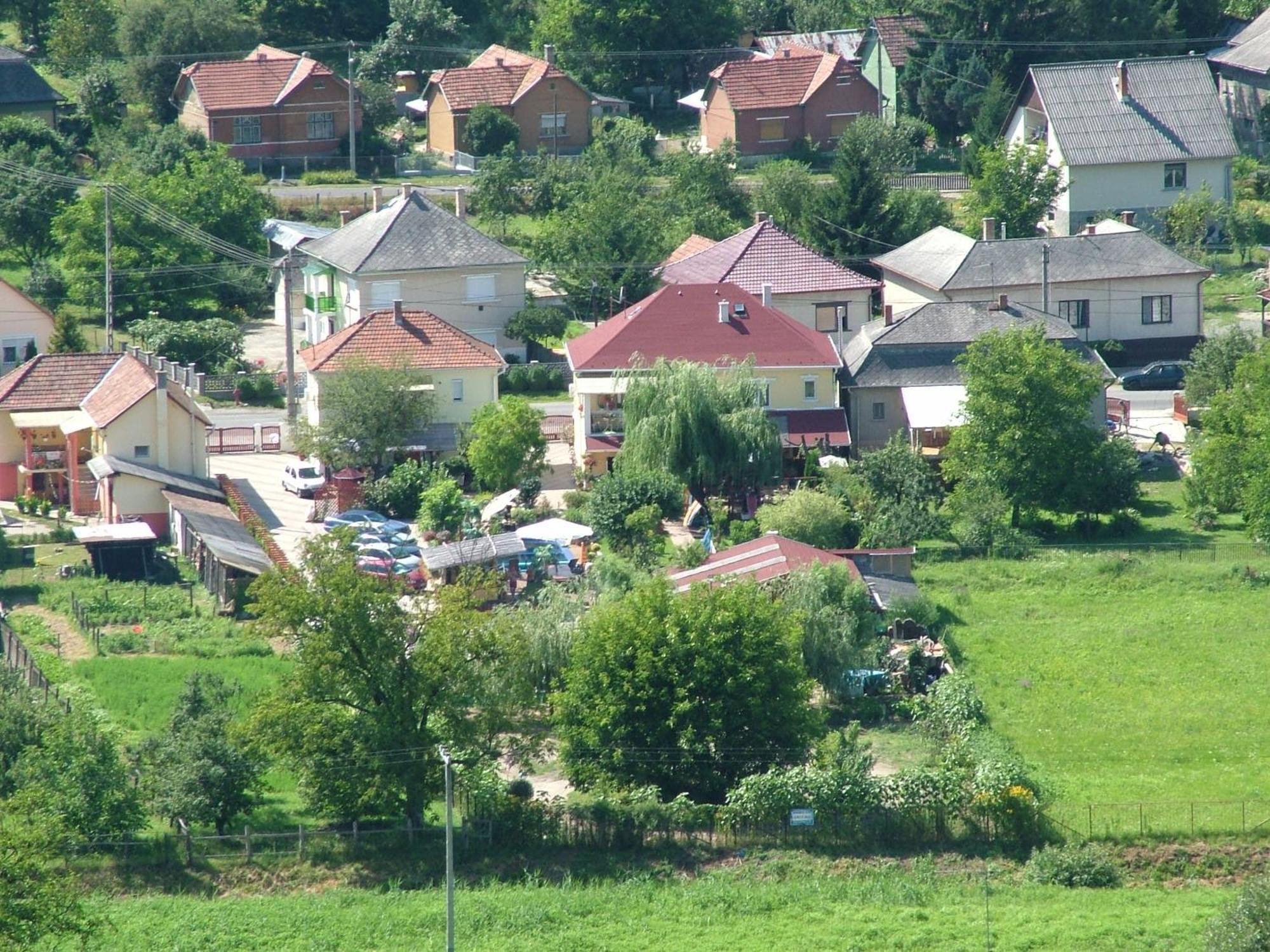 Holiday Vendeghaz Es Szabadidokert Jardanhaza Екстериор снимка