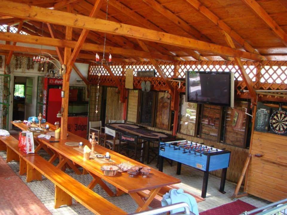 Holiday Vendeghaz Es Szabadidokert Jardanhaza Екстериор снимка