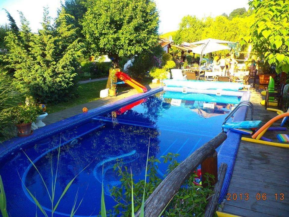 Holiday Vendeghaz Es Szabadidokert Jardanhaza Екстериор снимка